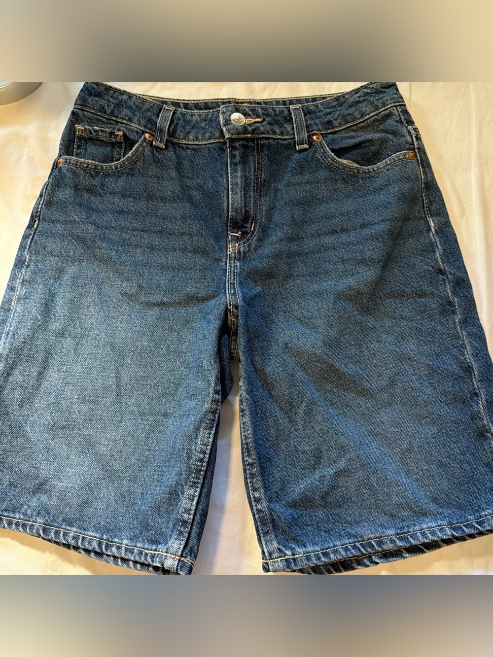 Divided H&M Denim Shorts Women’s Sz 2 Bermuda Medium Wash High Waisted Jorts